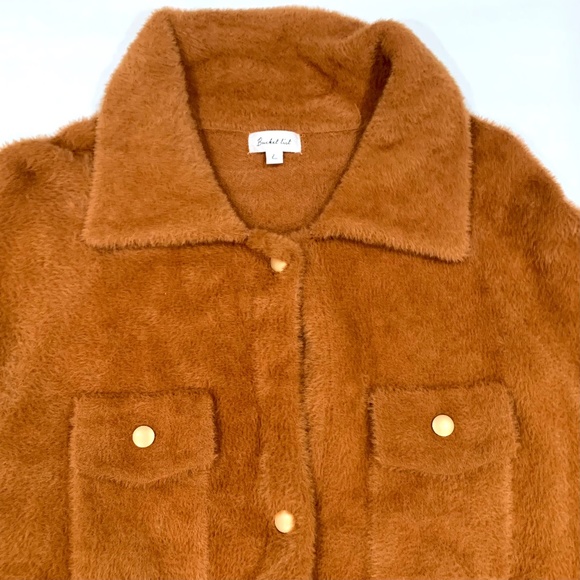 BUCKETLIST Frankie Soft Fuzzy Shacket in Camel - Large - Picture 5 of 9
